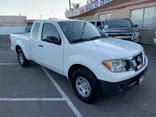 WHITE, 2019 NISSAN FRONTIER KING CAB Thumnail Image 4