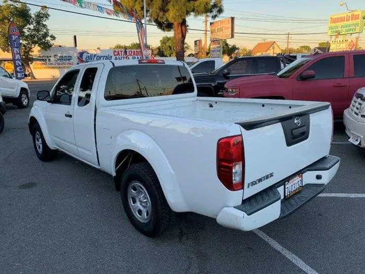 WHITE, 2019 NISSAN FRONTIER KING CAB Image 20