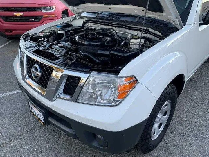 WHITE, 2019 NISSAN FRONTIER KING CAB Image 40