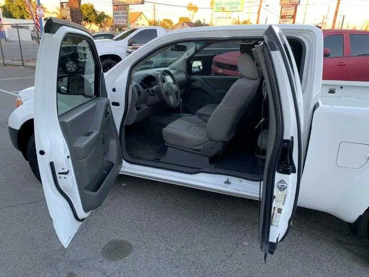 WHITE, 2019 NISSAN FRONTIER KING CAB Image 44