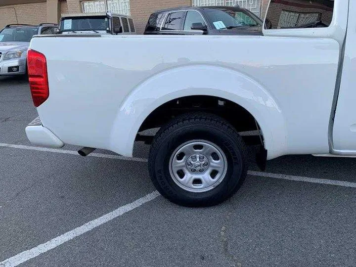 WHITE, 2019 NISSAN FRONTIER KING CAB Image 51