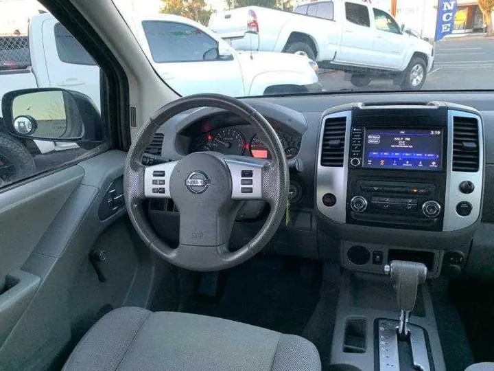 WHITE, 2019 NISSAN FRONTIER KING CAB Image 93