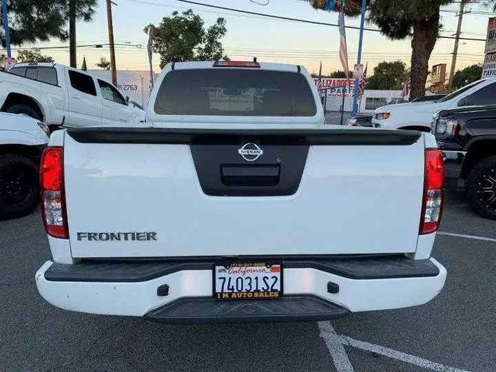 WHITE, 2019 NISSAN FRONTIER KING CAB Image 120
