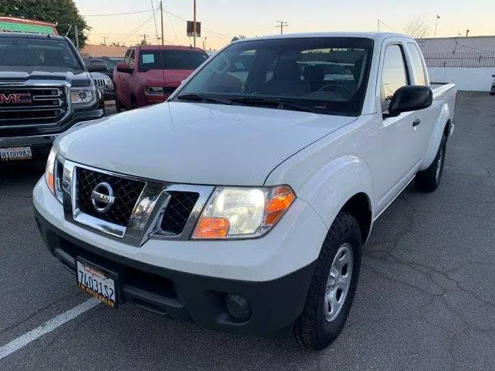 WHITE, 2019 NISSAN FRONTIER KING CAB Image 121