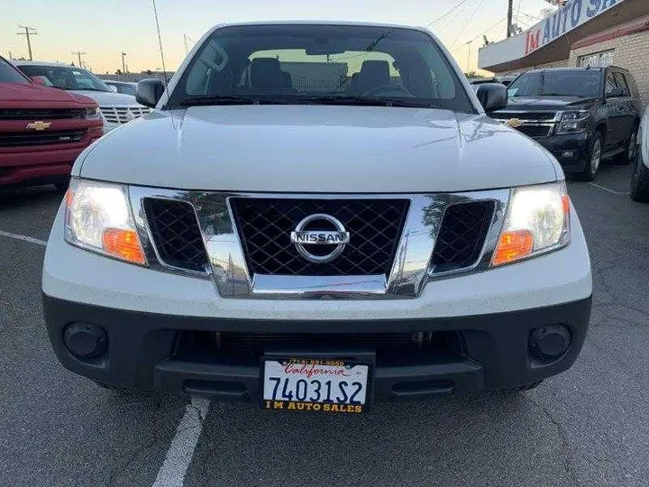 WHITE, 2019 NISSAN FRONTIER KING CAB Image 125