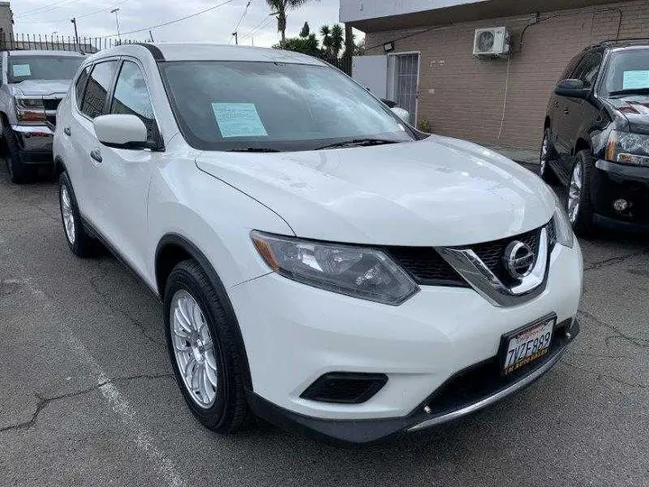 WHITE, 2016 NISSAN ROGUE Image 2