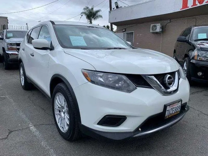 WHITE, 2016 NISSAN ROGUE Image 3