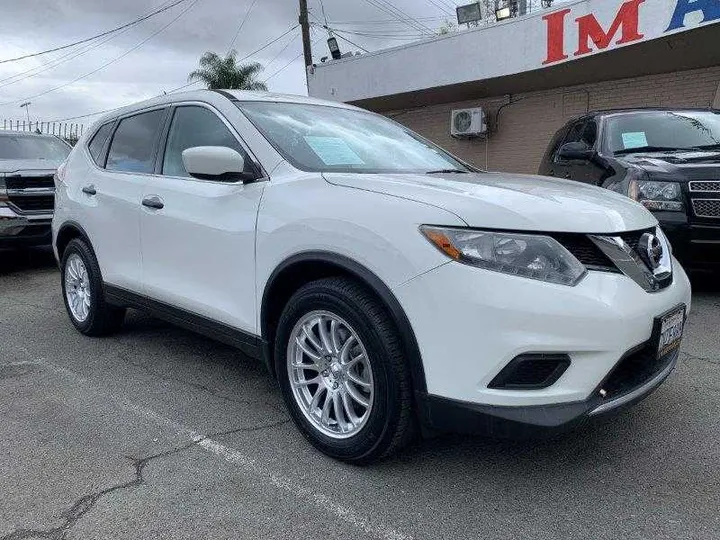 WHITE, 2016 NISSAN ROGUE Image 7