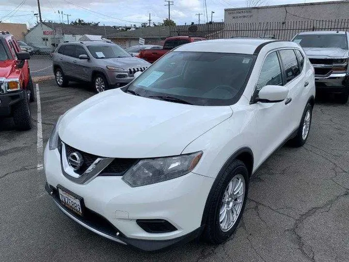 WHITE, 2016 NISSAN ROGUE Image 13