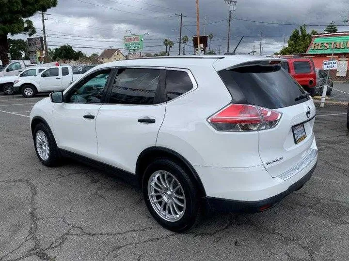 WHITE, 2016 NISSAN ROGUE Image 24