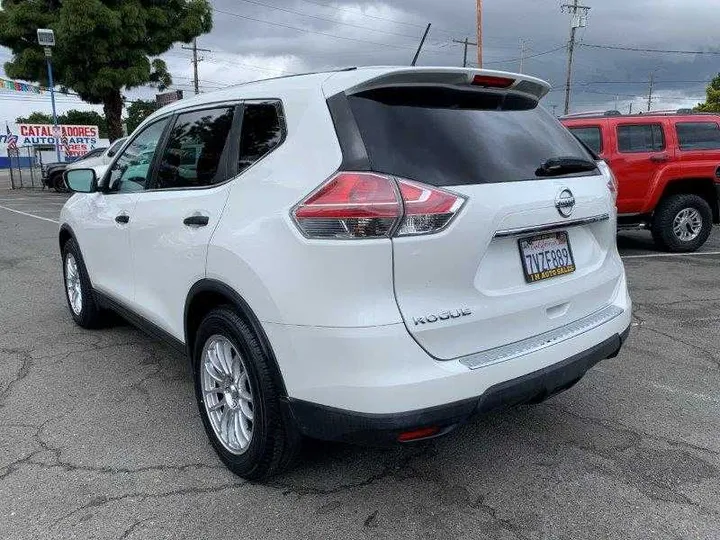 WHITE, 2016 NISSAN ROGUE Image 28