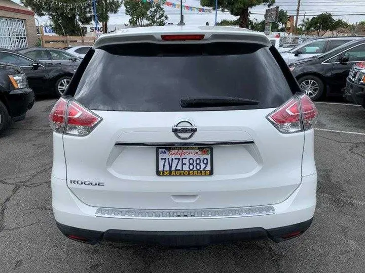 WHITE, 2016 NISSAN ROGUE Image 30