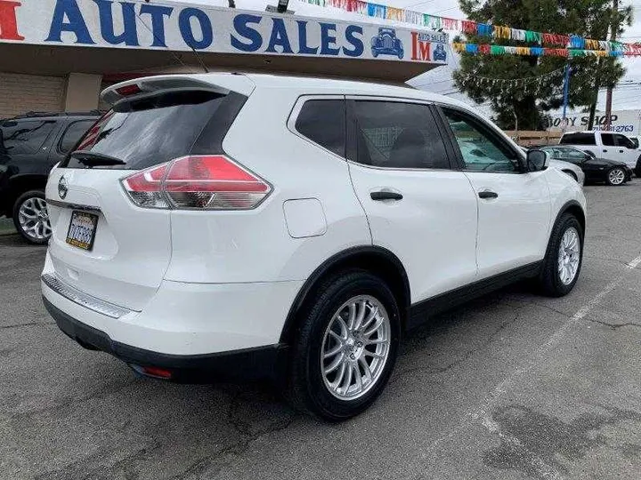 WHITE, 2016 NISSAN ROGUE Image 37