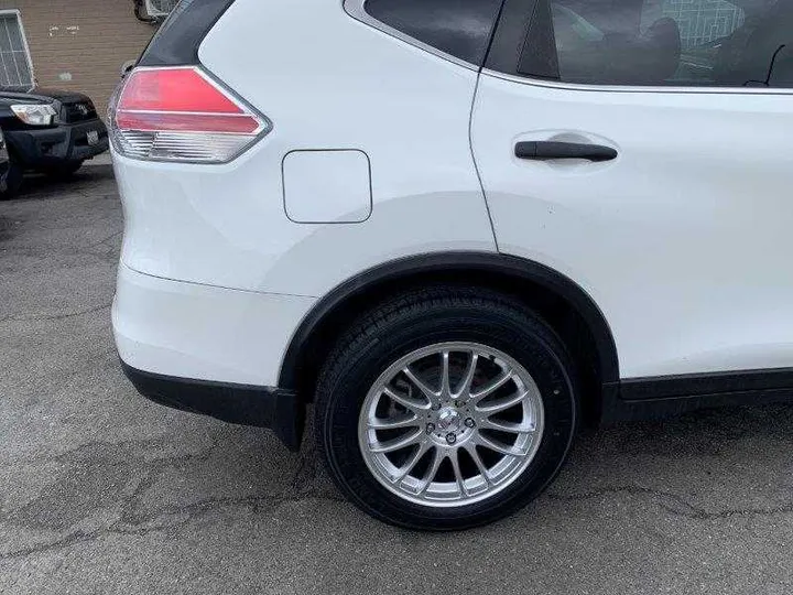 WHITE, 2016 NISSAN ROGUE Image 44