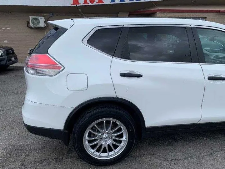 WHITE, 2016 NISSAN ROGUE Image 52