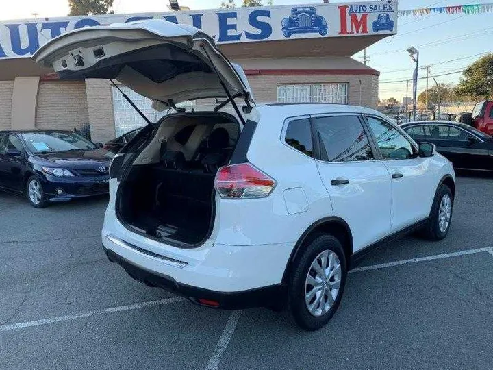 WHITE, 2016 NISSAN ROGUE Image 67