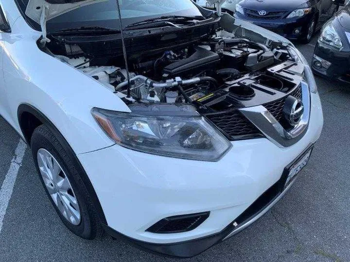 WHITE, 2016 NISSAN ROGUE Image 68