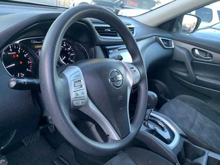 WHITE, 2016 NISSAN ROGUE Image 151