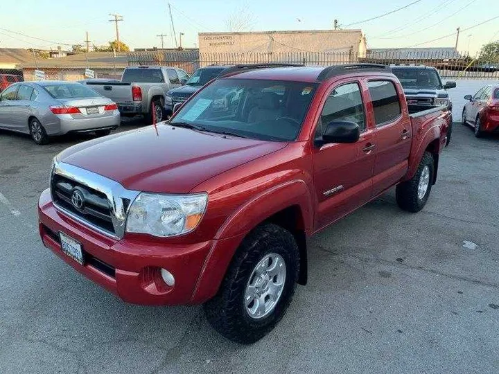 RED, 2006 TOYOTA TACOMA DOUBLE CAB Image 16