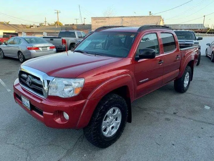 RED, 2006 TOYOTA TACOMA DOUBLE CAB Image 17