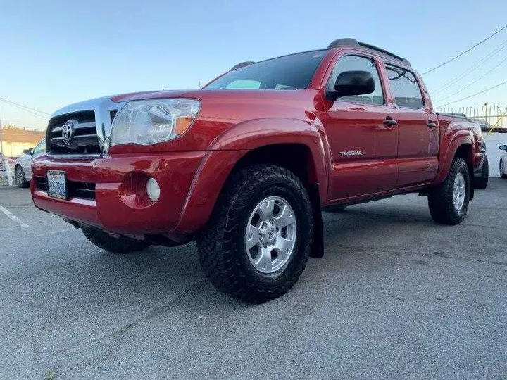 RED, 2006 TOYOTA TACOMA DOUBLE CAB Image 19