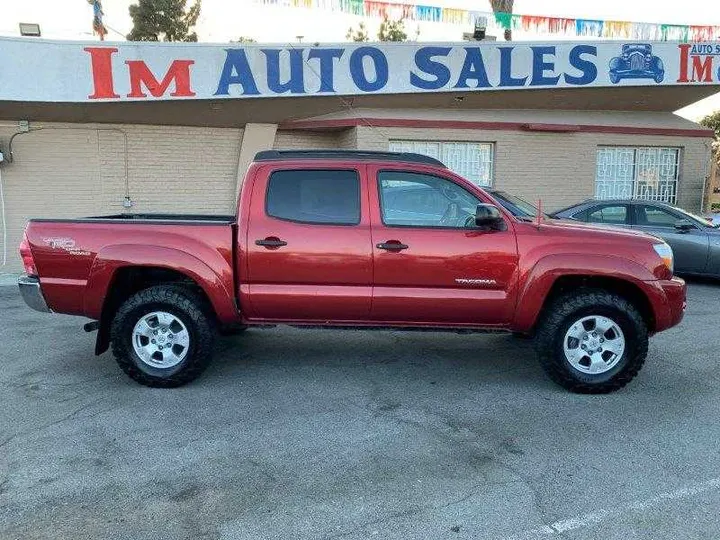 RED, 2006 TOYOTA TACOMA DOUBLE CAB Image 20