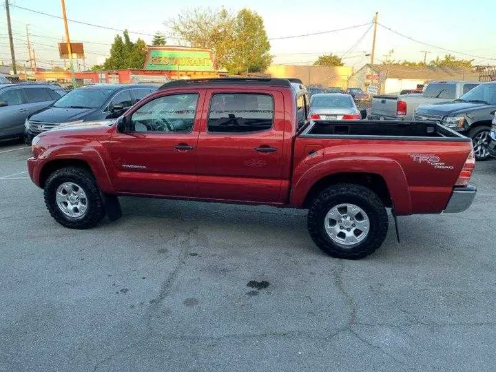 RED, 2006 TOYOTA TACOMA DOUBLE CAB Image 21