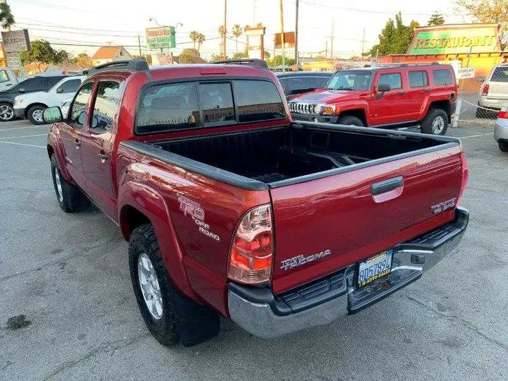 RED, 2006 TOYOTA TACOMA DOUBLE CAB Image 25