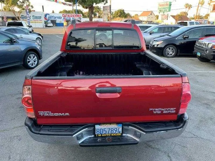 RED, 2006 TOYOTA TACOMA DOUBLE CAB Image 28