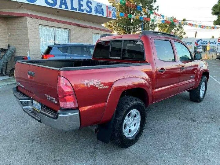 RED, 2006 TOYOTA TACOMA DOUBLE CAB Image 35