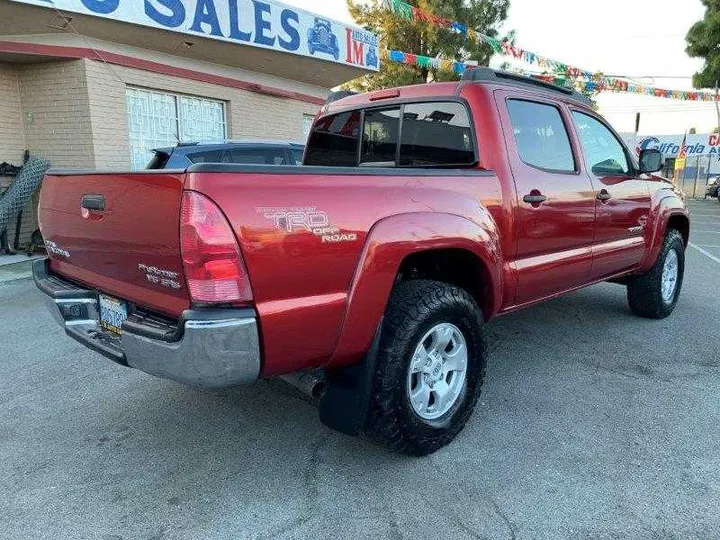 RED, 2006 TOYOTA TACOMA DOUBLE CAB Image 36