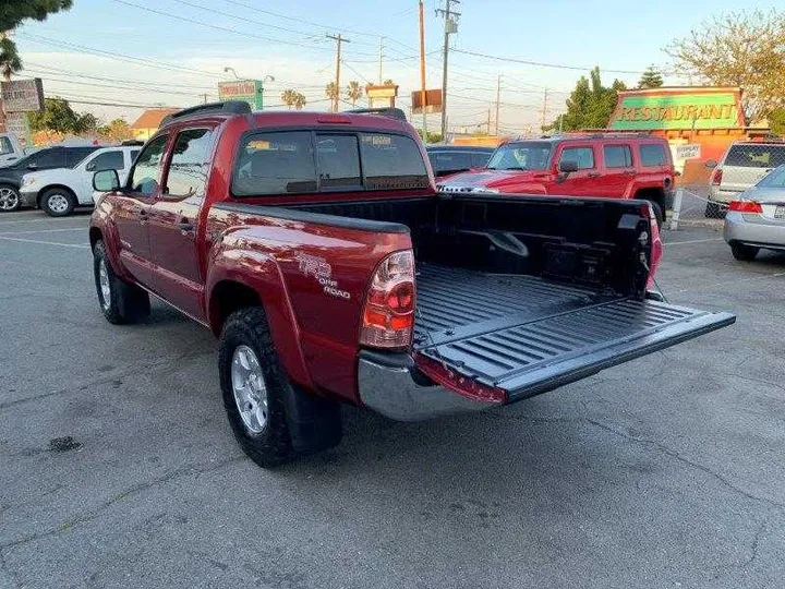 RED, 2006 TOYOTA TACOMA DOUBLE CAB Image 37