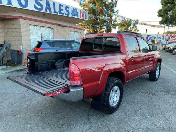 RED, 2006 TOYOTA TACOMA DOUBLE CAB Image 39