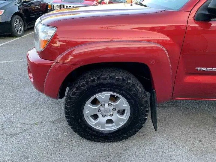 RED, 2006 TOYOTA TACOMA DOUBLE CAB Image 47