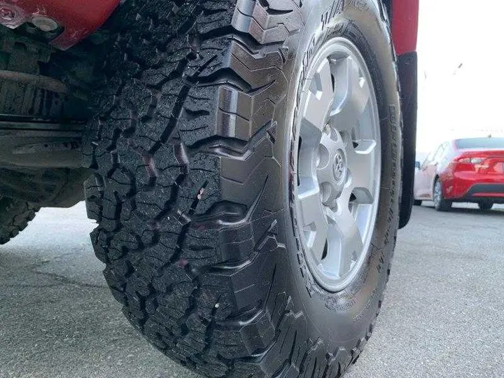 RED, 2006 TOYOTA TACOMA DOUBLE CAB Image 54