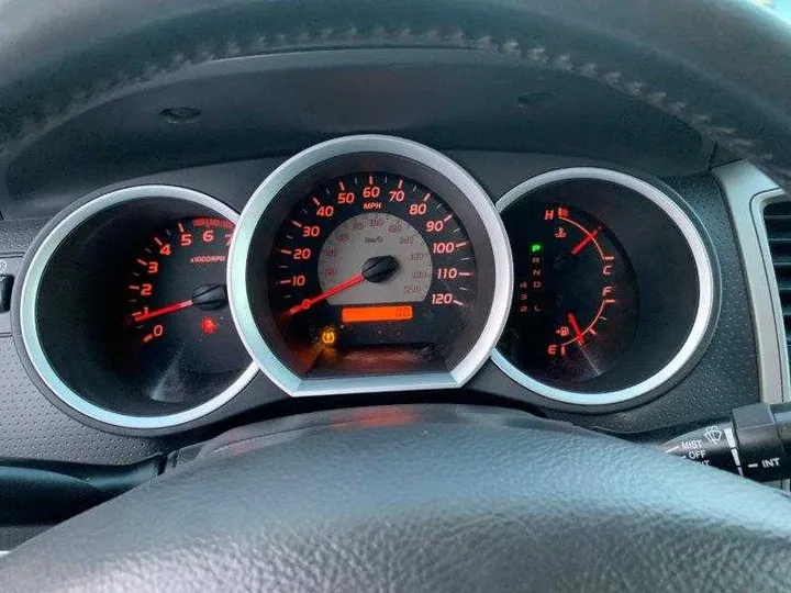 RED, 2006 TOYOTA TACOMA DOUBLE CAB Image 136