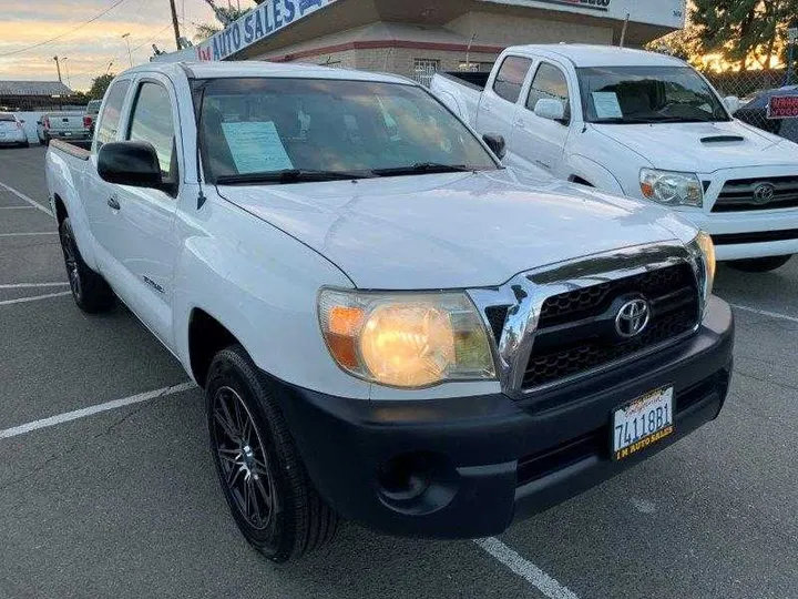 WHITE, 2011 TOYOTA TACOMA ACCESS CAB Image 55