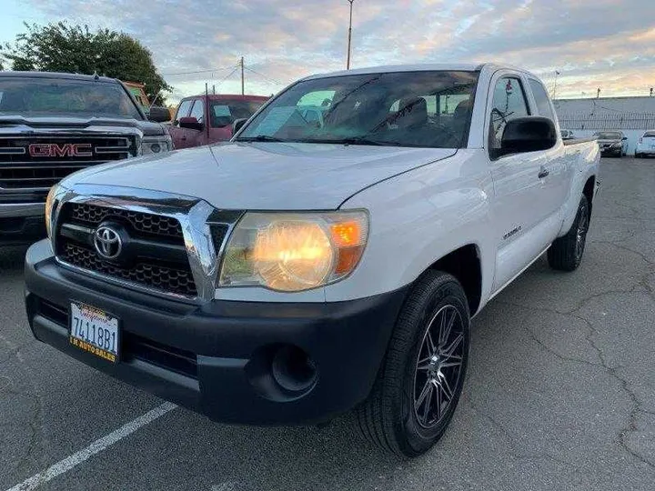 WHITE, 2011 TOYOTA TACOMA ACCESS CAB Image 58