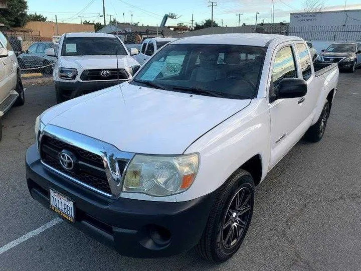 WHITE, 2011 TOYOTA TACOMA ACCESS CAB Image 10