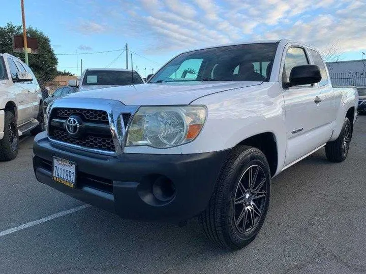 WHITE, 2011 TOYOTA TACOMA ACCESS CAB Image 12