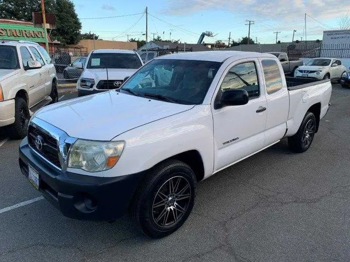 WHITE, 2011 TOYOTA TACOMA ACCESS CAB Image 13