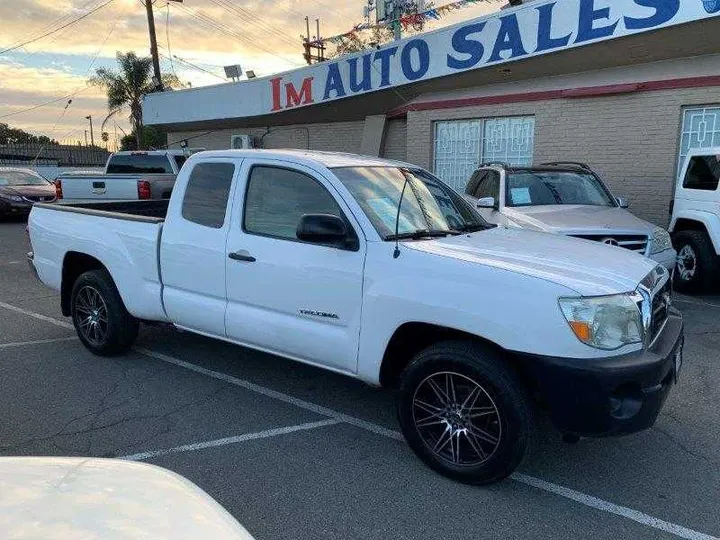 WHITE, 2011 TOYOTA TACOMA ACCESS CAB Image 16