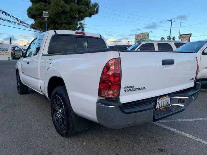 WHITE, 2011 TOYOTA TACOMA ACCESS CAB Image 23