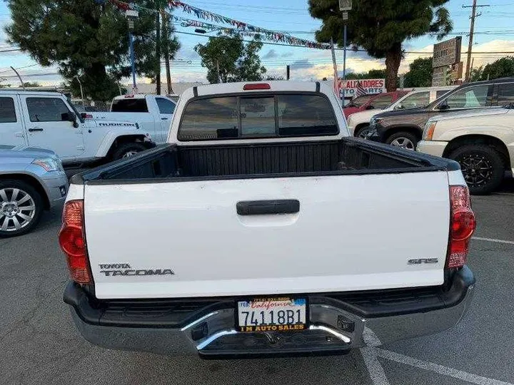 WHITE, 2011 TOYOTA TACOMA ACCESS CAB Image 25