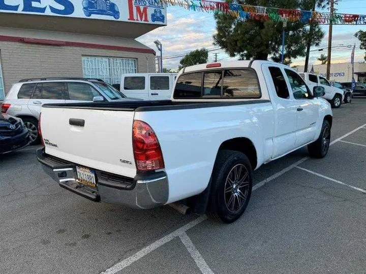 WHITE, 2011 TOYOTA TACOMA ACCESS CAB Image 31