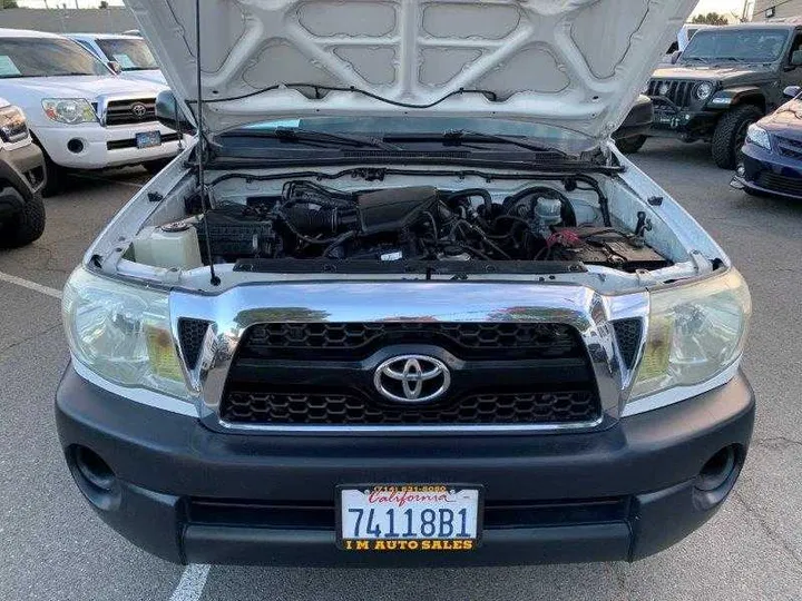 WHITE, 2011 TOYOTA TACOMA ACCESS CAB Image 37