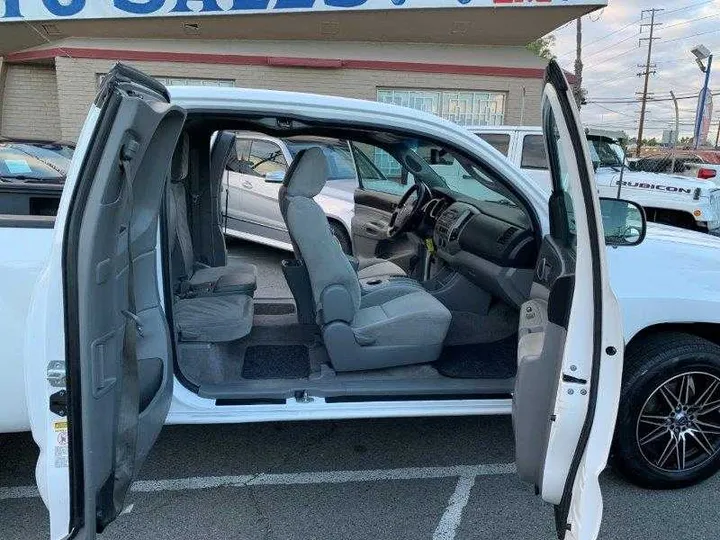 WHITE, 2011 TOYOTA TACOMA ACCESS CAB Image 66