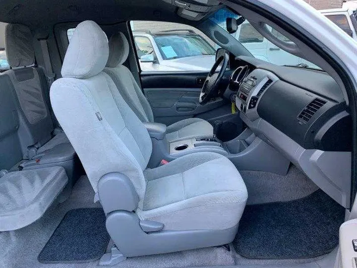 WHITE, 2011 TOYOTA TACOMA ACCESS CAB Image 94