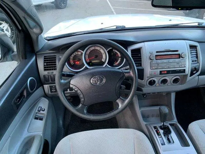 WHITE, 2011 TOYOTA TACOMA ACCESS CAB Image 101