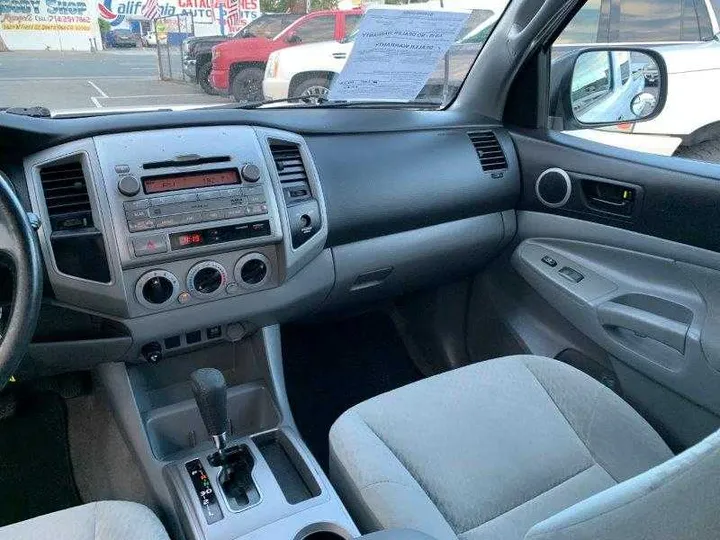 WHITE, 2011 TOYOTA TACOMA ACCESS CAB Image 104